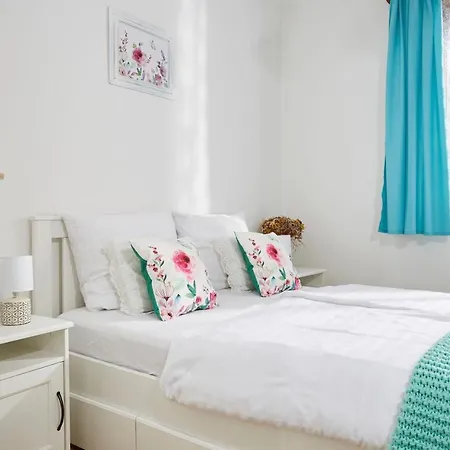 Szarka Vendeghaz Es Pince Apartment Mad